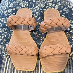 Dolce Vita Braided Tan Sandals NWOT